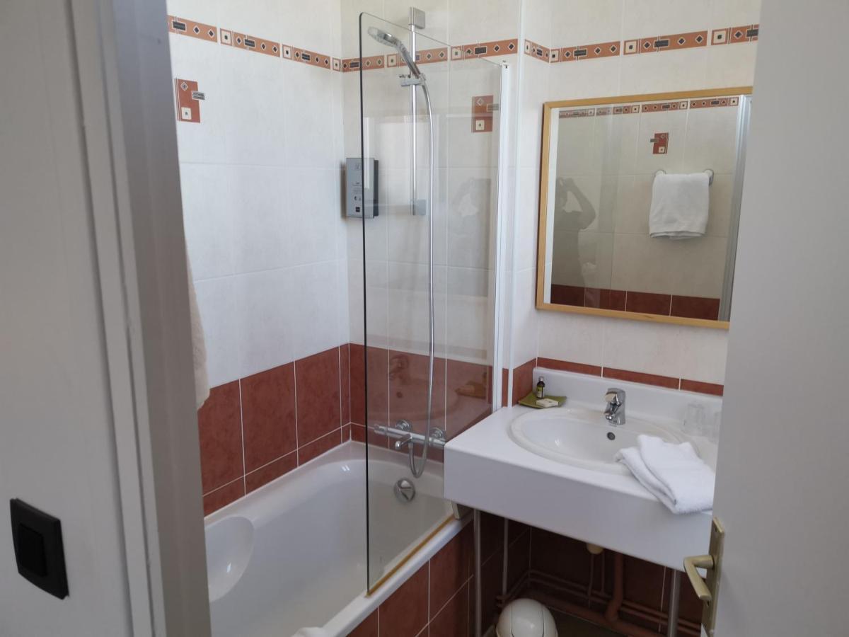 Chateau Blanchard Chazelles-sur-Lyon Bagian luar foto
