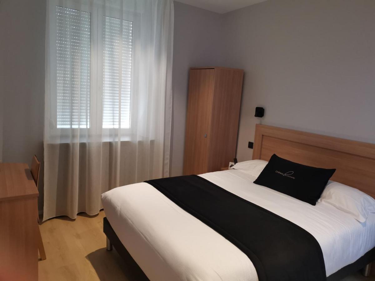 Chateau Blanchard Chazelles-sur-Lyon Bagian luar foto