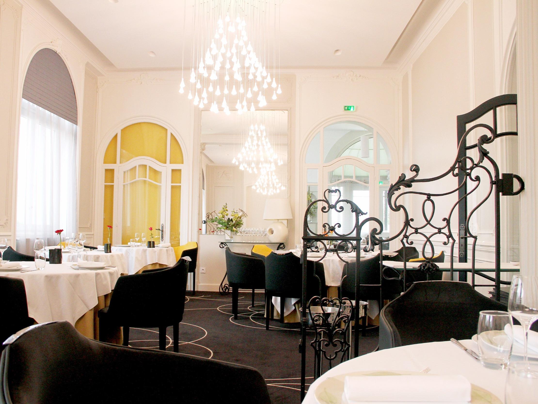 Chateau Blanchard Chazelles-sur-Lyon Bagian luar foto